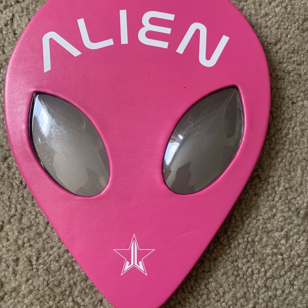 BRAND NEW Jeffree Star Alien Eyeshadow Palette